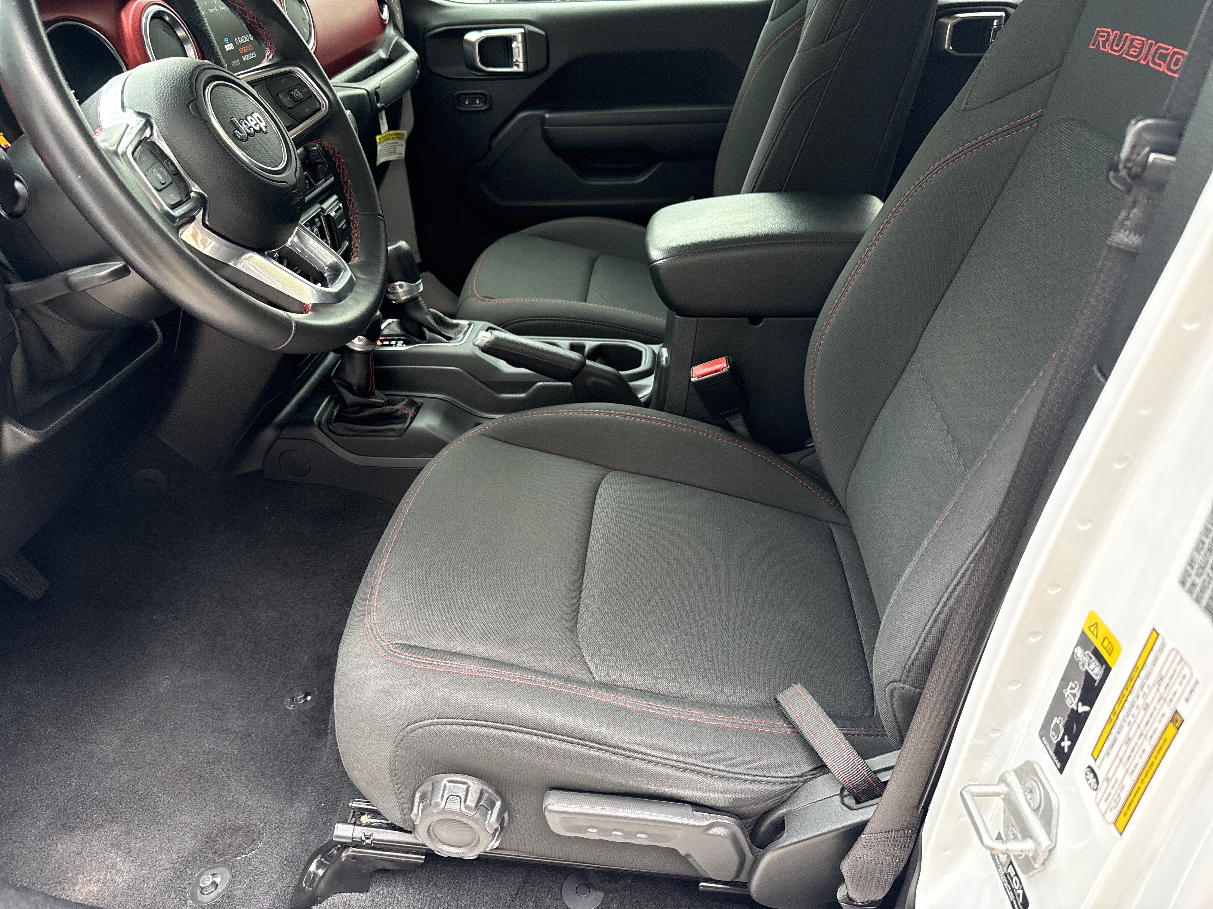 Used 2021 Jeep Gladiator Rubicon AWD/4WD image 9