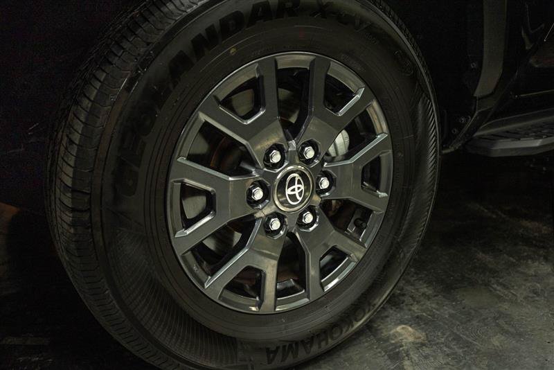 Used 2025 Toyota 4Runner SR5 AWD/4WD image 3