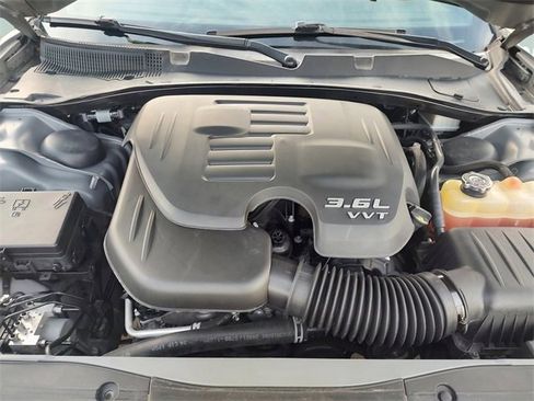 Certified 2018 Dodge Charger SXT w/ Blacktop Package image 36