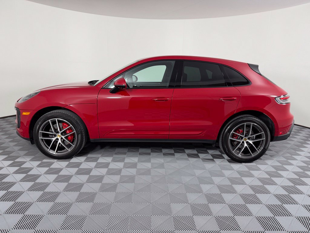 Certified 2024 Porsche Macan S AWD/4WD image 2