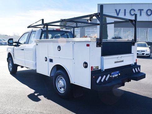 New 2025 Ford F250 XLT image 3