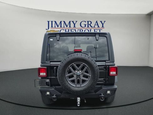 Used 2024 Jeep Wrangler Sport AWD/4WD image 4