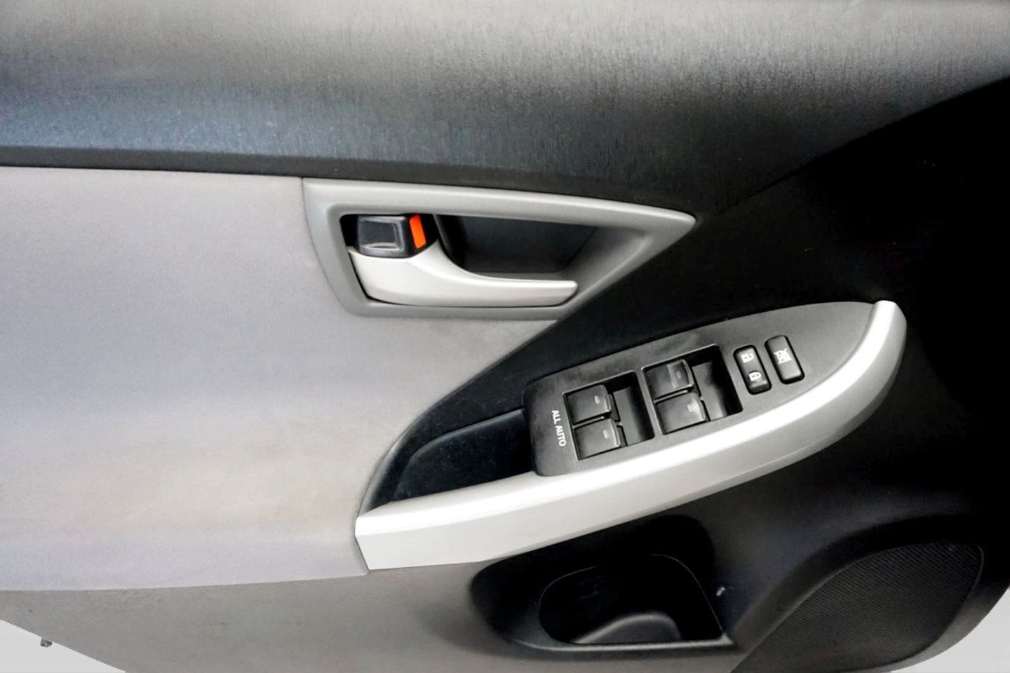 Used 2015 Toyota Prius Three FWD image 13