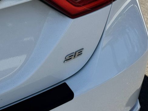 Used 2021 Toyota Camry SE FWD image 40