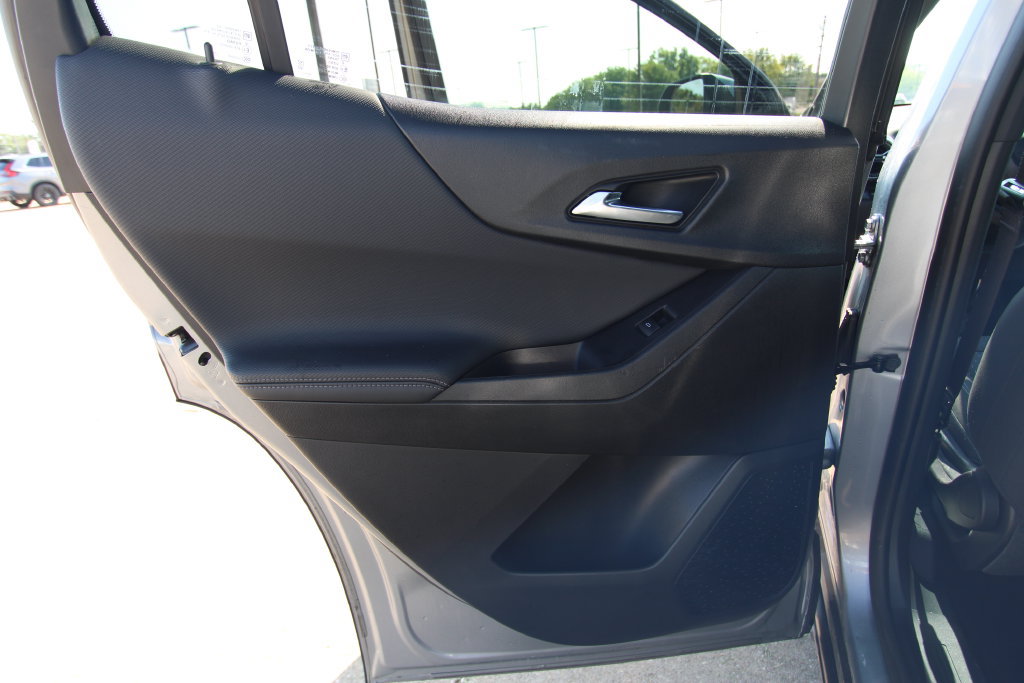 Used 2026 Chevrolet Equinox LT AWD/4WD image 37