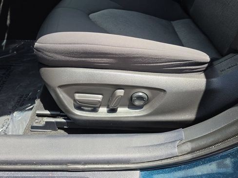 Used 2021 Toyota Camry LE FWD image 9