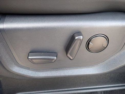 Used 2023 Ford Expedition XLT image 15