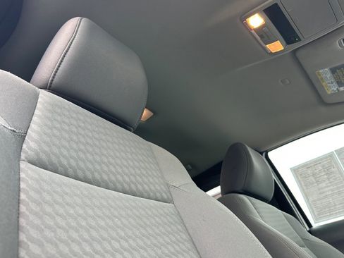 Used 2022 Toyota Tacoma SR image 15