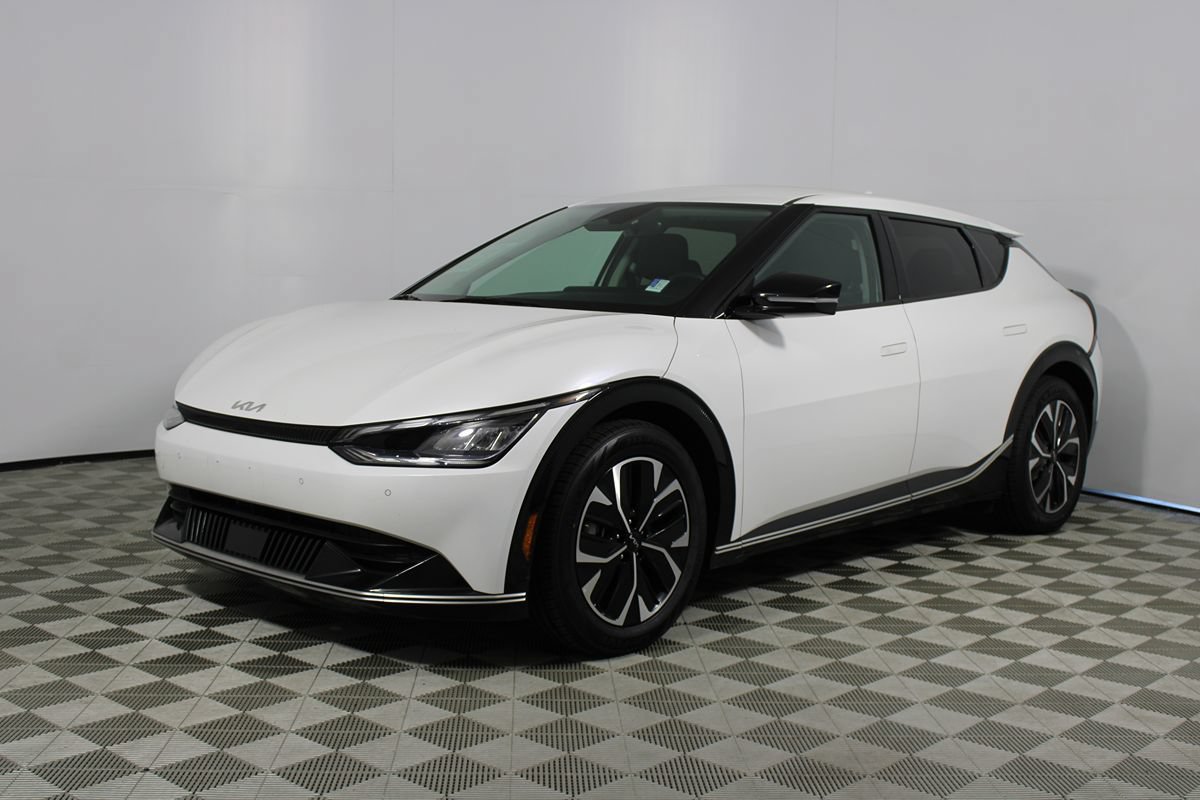 Used 2023 Kia EV6 Wind AWD/4WD image 30