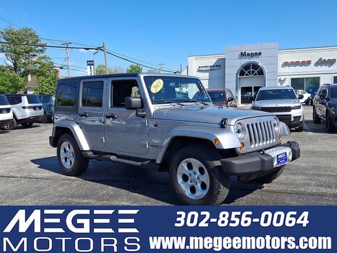 Used 2013 Jeep Wrangler Unlimited Sahara w/ Connectivity Group AWD/4WD image 1