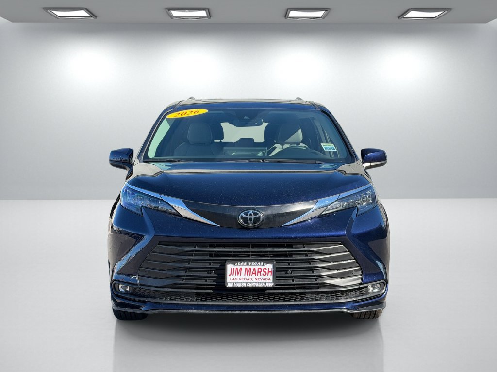 Used 2026 Toyota Sienna XLE FWD image 9