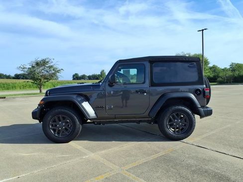 Used 2024 Jeep Wrangler Sport AWD/4WD image 2