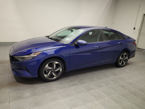 Used 2023 Hyundai Elantra SEL w/ Convenience Package FWD image 2