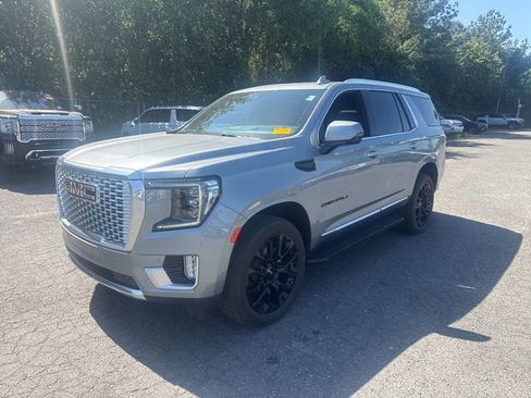 Used 2024 GMC Yukon Denali RWD image 3