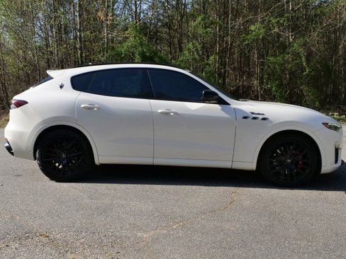 Used 2022 Maserati Levante Modena image 32