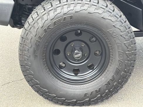 Used 2017 Jeep Wrangler Sport AWD/4WD image 17