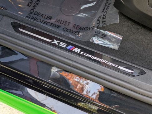 Used 2025 BMW X5 M Competition w/ Executive Package image 21