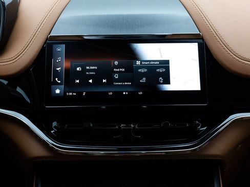 Used 2026 Aston Martin DBX S AWD/4WD image 40