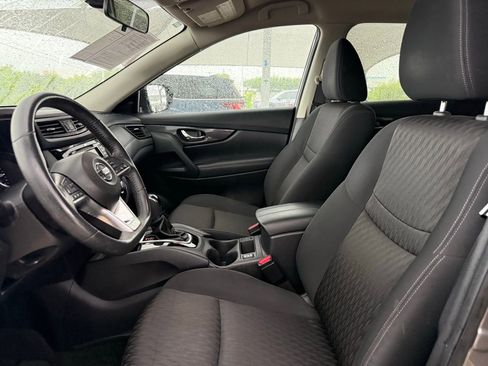 Used 2018 Nissan Rogue SV image 10