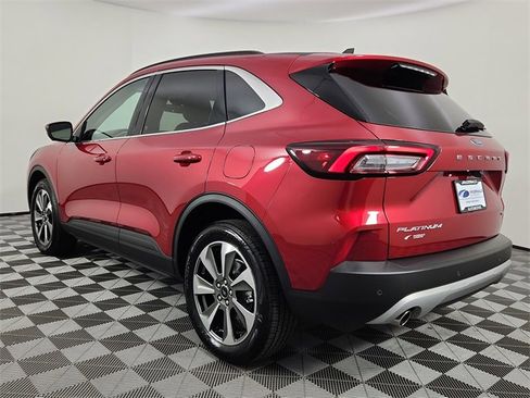 Used 2023 Ford Escape Platinum image 2