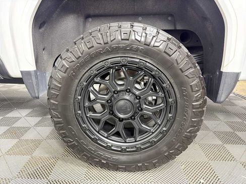 Used 2022 GMC Sierra 2500 AT4 w/ AT4 Preferred Package AWD/4WD image 20
