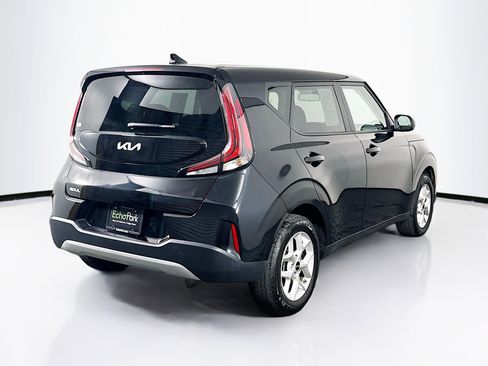 Used 2025 Kia Soul LX w/ LX Technology Package FWD image 9