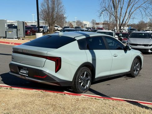 Certified 2025 Kia K4 LXS image 7