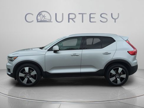 Used 2019 Volvo XC40 T5 Momentum AWD/4WD image 2