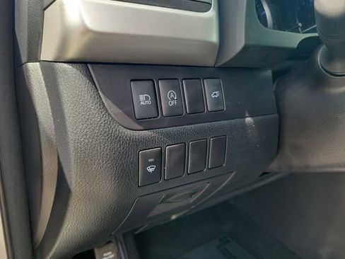 Used 2018 Toyota Highlander XLE AWD/4WD image 10