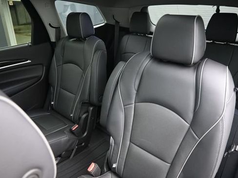 Used 2021 Buick Enclave Avenir w/ Avenir Technology Package FWD image 16