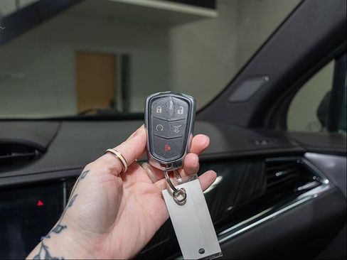 Used 2020 Cadillac XT6 Premium Luxury AWD/4WD image 16
