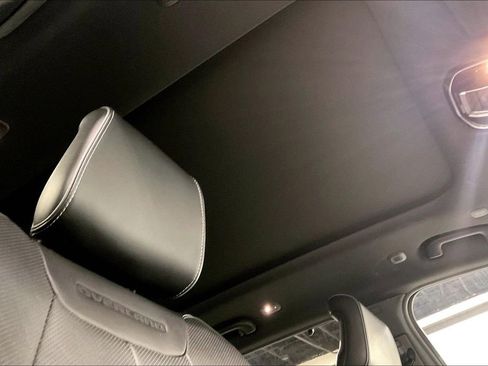 Used 2024 Jeep Grand Cherokee Overland w/ Luxury Tech Group IV image 20