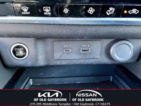 Used 2022 Nissan Rogue SV image 16