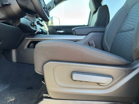New 2026 RAM 1500 Express AWD/4WD image 19