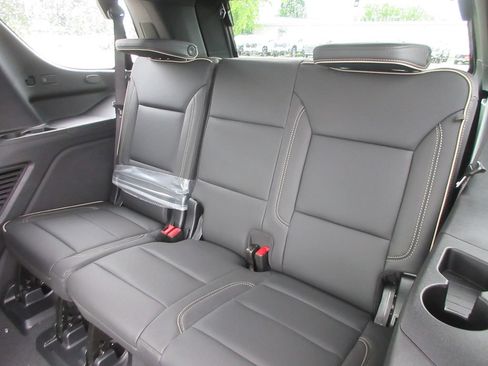 New 2026 GMC Yukon Elevation w/ Elevation Premium Package AWD/4WD image 14