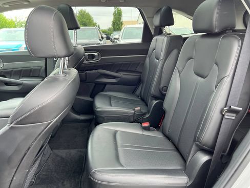 Certified 2023 Kia Sorento SX AWD/4WD image 14