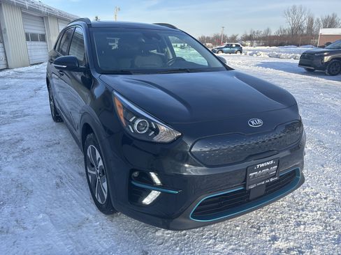 Used 2020 Kia Niro EX Premium w/ Cold Weather Package image 1