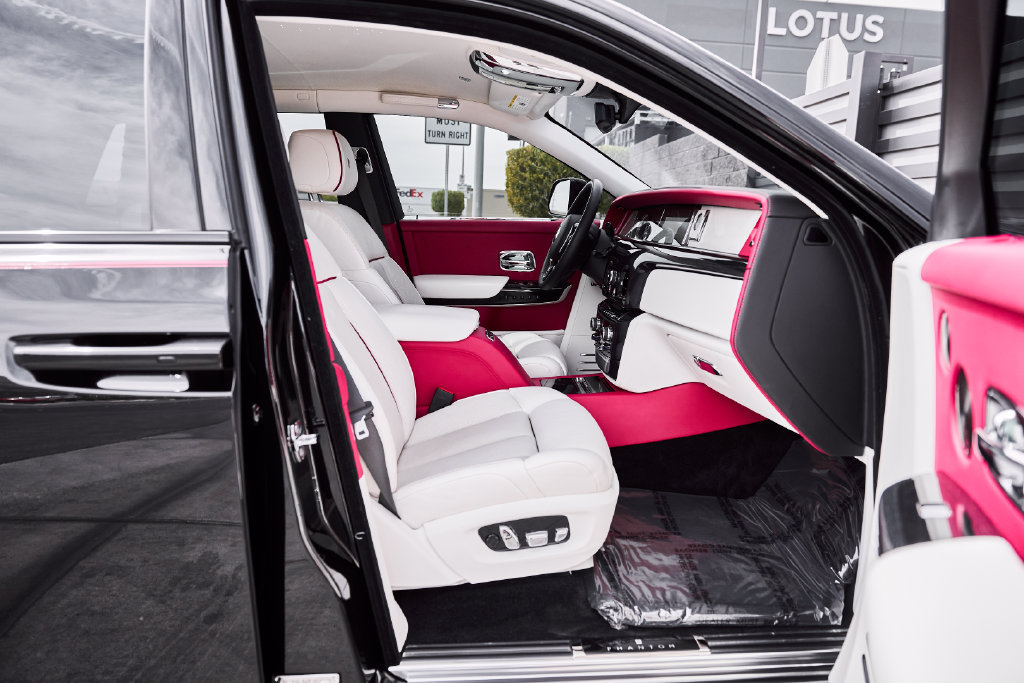 Used 2023 Rolls-Royce Phantom Sedan RWD image 32