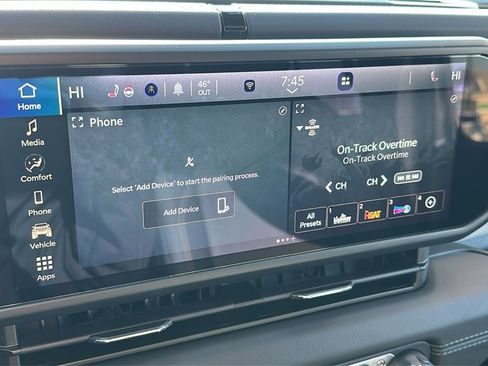 Used 2025 Jeep Wrangler Sahara image 21