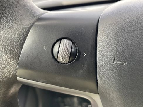 Used 2021 Tesla Model 3 Standard Range Plus image 18