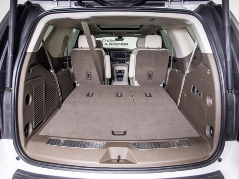 Used 2022 GMC Yukon Denali w/ Denali Premium Package AWD/4WD image 9