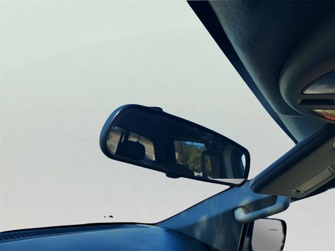 Used 2015 Nissan Titan SV w/ SV Value Truck Package image 24