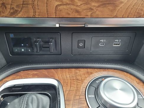 Used 2024 Nissan Armada SL image 26