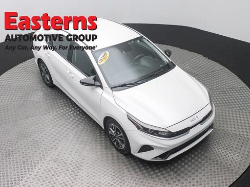 Used 2022 Kia Forte LXS FWD image 3