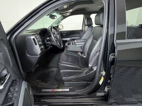 Used 2017 Chevrolet Silverado 1500 LT w/ Redline Edition AWD/4WD image 8