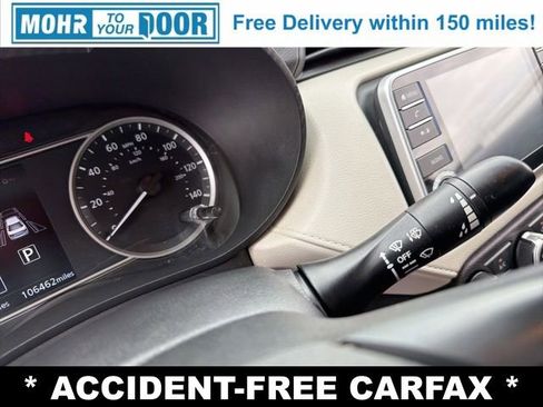 Used 2021 Nissan Versa SV FWD image 16