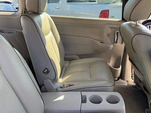 Used 2015 Nissan Quest SL image 23
