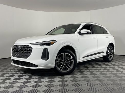 Used 2025 Audi Q5 Premium Plus w/ Premium Plus image 2