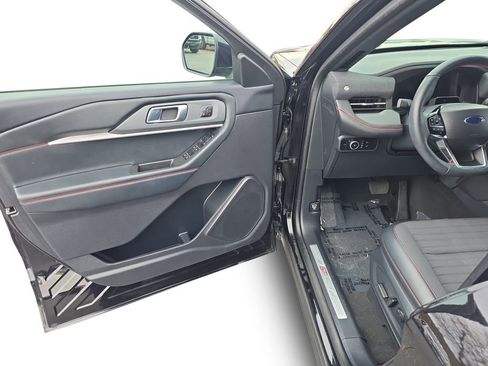 Used 2025 Ford Explorer ST-Line w/ Premium Package image 25