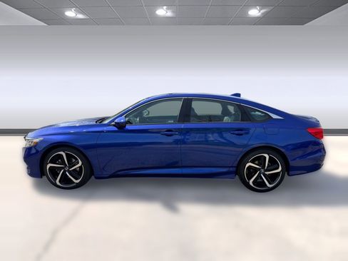 Used 2018 Honda Accord Sport image 2